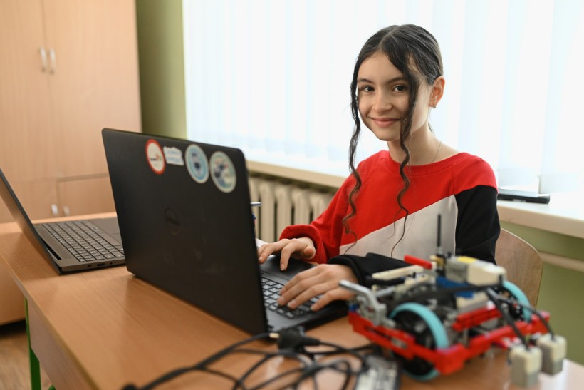 У Черкаській санаторній школі проходить обласний фестиваль науки та робототехніки «RoboTerra»