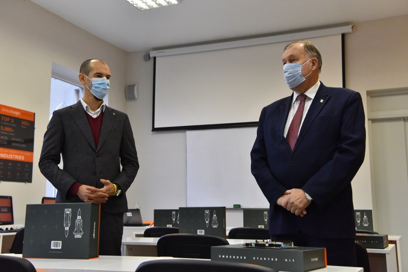У ХПІ відкрили інноваційну лабораторію для проєктування роботів