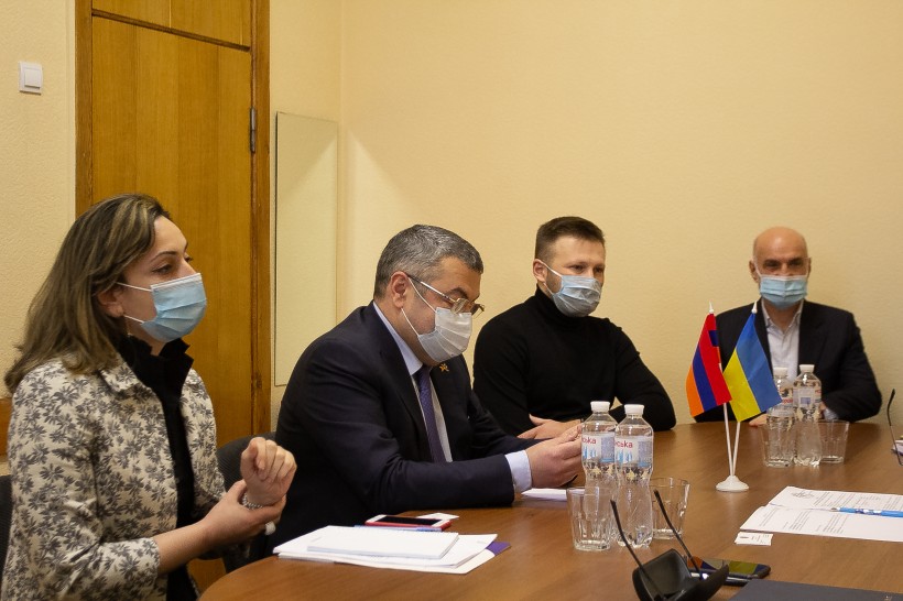 Заступник Міністра Віра Рогова обговорила питання співпраці з Послом Вірменії в Україні Тіграном Сейраняном