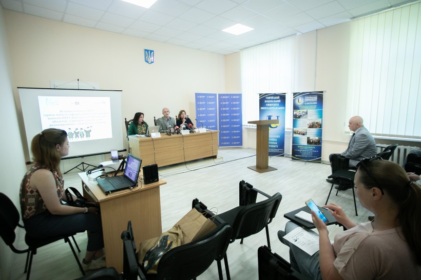 Для вступників з окупованих територій відкрилися центри «Донбас-Україна» й «Крим-Україна» – там можна вступити без ЗНО, паспорта та атестата