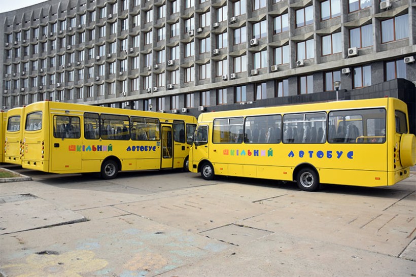 15 шкіл Сумщини отримали нові автобуси