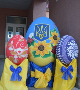 У Володимирецькому районному колегіумі проходить I Великодній фестиваль