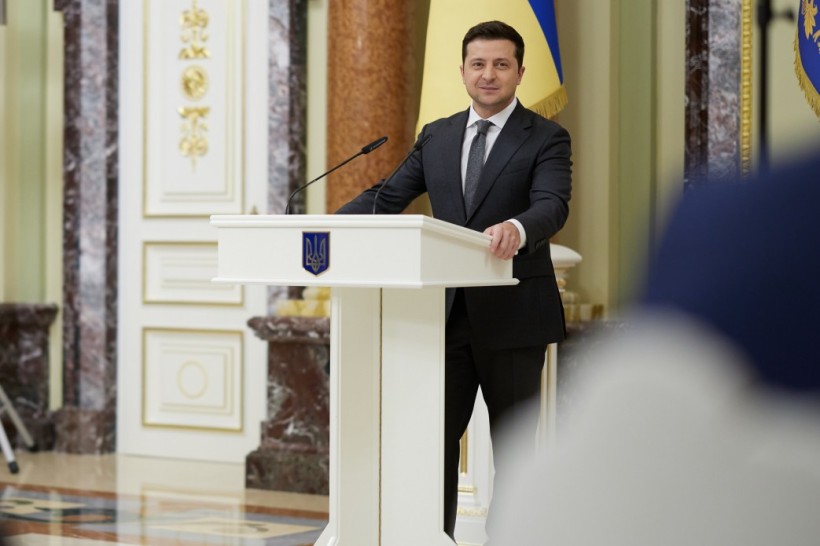 Президент України зустрівся з освітянами та переможцями міжнародних олімпіад