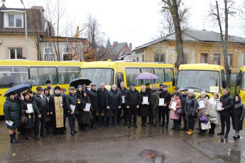 Автопарк шкільних автобусів Черкащини поповнили 11 одиницями автотранспорту