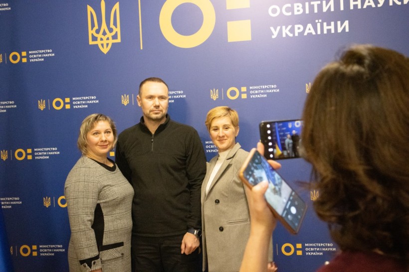 Сергій Шкарлет зустрівся з учителями початкових класів, які успішно склали сертифікацію у 2022 році