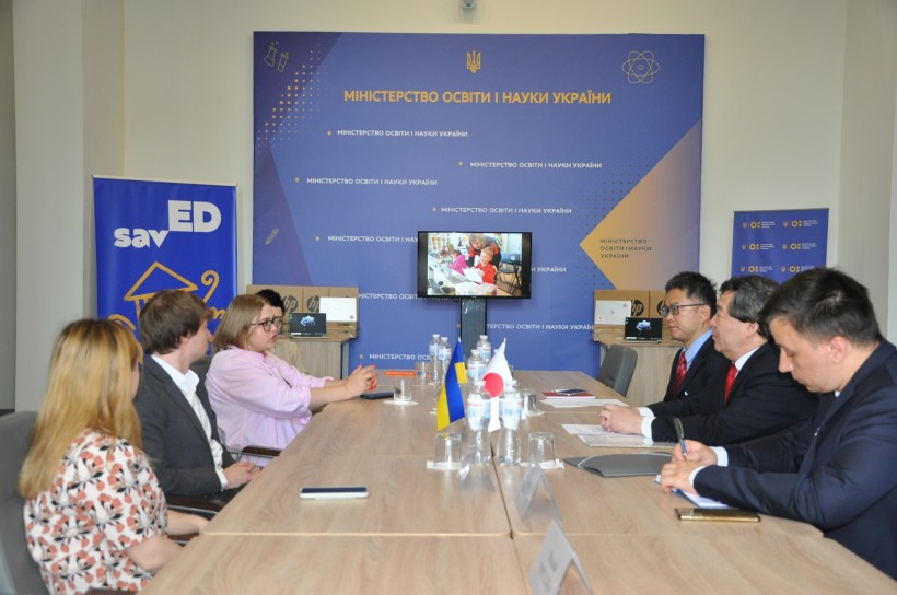 JICA передає ноутбуки цифровим освітнім центрам в Україні
