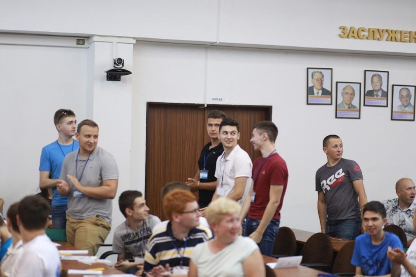 Студенти майже 20 українських вишів долучилися до навчання у Літній школі з програмування УжНУ