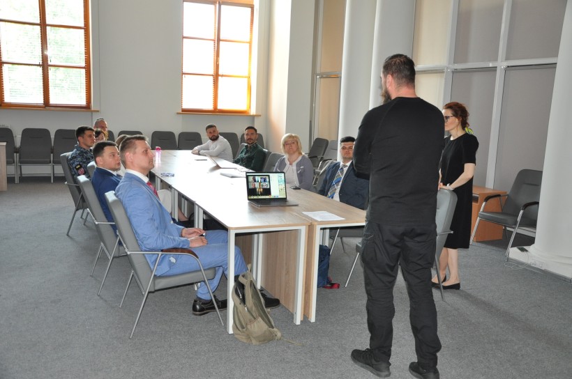 У МОН відбувся круглий стіл «Стипендіати: досвід, реалії, можливості»