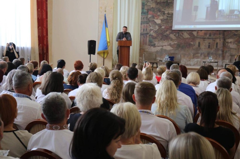 Ніхто не має права забрати в української молоді освіту, – Сергій Шкарлет
