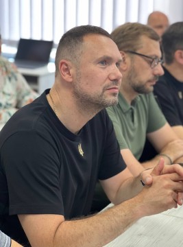 Сергій Шкарлет ознайомився зі станом готовності закладів освіти Чернігівщини до нового навчального року та взяв участь у відкритті лабораторії інновацій
