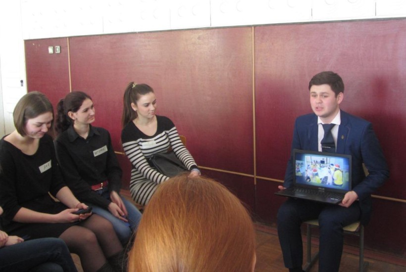 «Живу бібліотеку» студентських доль збирали в ДНУ