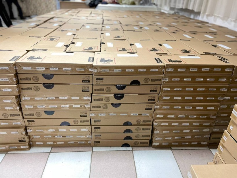 Digital devices for teachers: 50 thousand ukrainian educators received chromebooks
