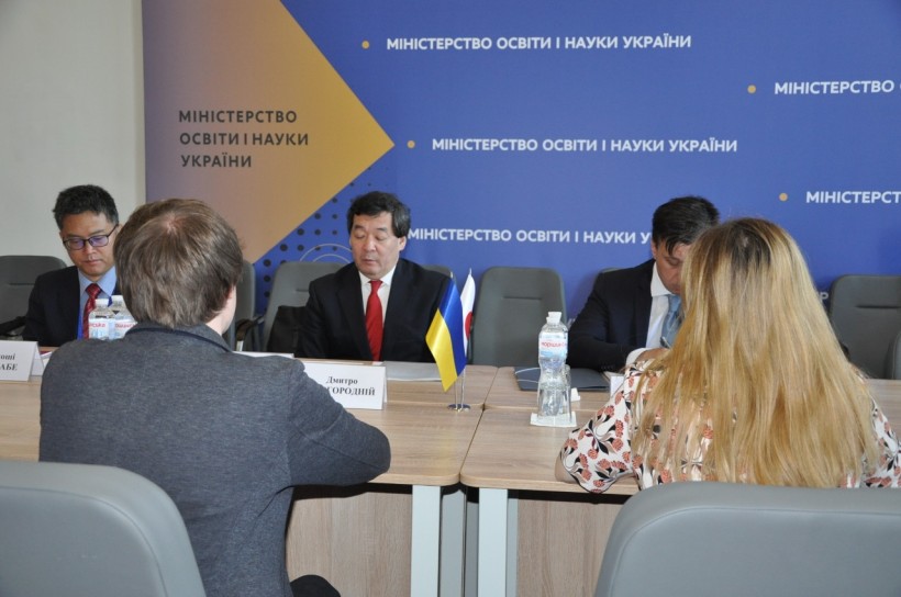 JICA передає ноутбуки цифровим освітнім центрам в Україні