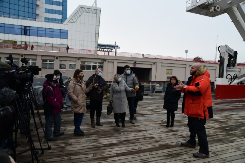 Дослідницький криголам «Ноосфера» вирушив до Антарктики: маршрут і наукова програма першого рейсу