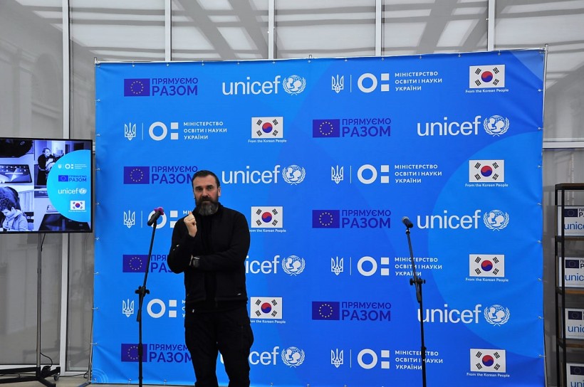 With the support of the EU and the Republic of Korea, UNICEF Granted 10,000 tablets and laptops to Ukrainian schoolchildren