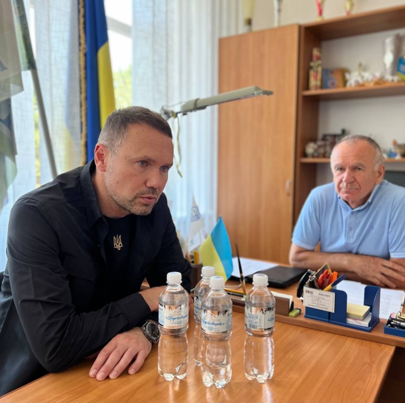 Сергій Шкарлет відвідав пошкоджені і зруйновані заклади освіти у Миколаєві
