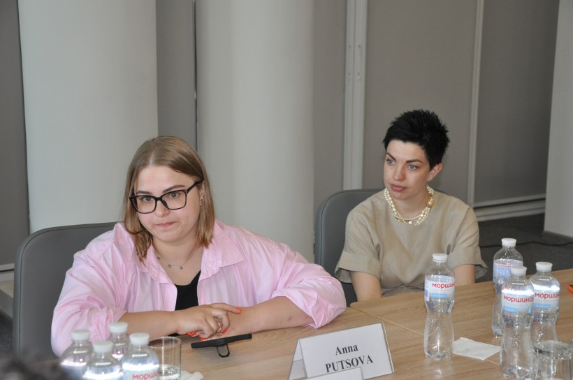 JICA передає ноутбуки цифровим освітнім центрам в Україні