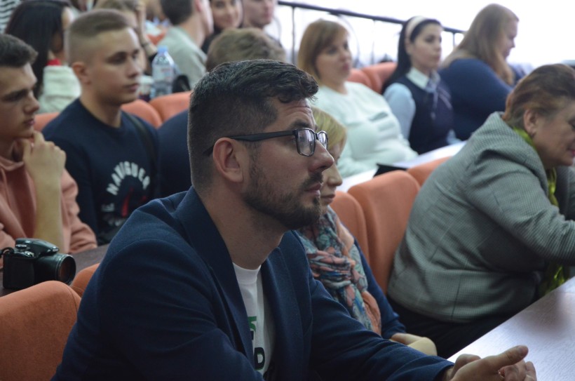 Курси вивчення іноземних мов, стажування або працевлаштування у міжнародній компанії: на базі ХНЕУ пройшов День кар'єри ЄС