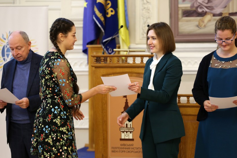 Ганна Новосад: 270 переможців Всеукраїнських олімпіад та 3-го етапу конкурсів МАН рік отримуватимуть стипендії Президента – 2600 грн на місяць