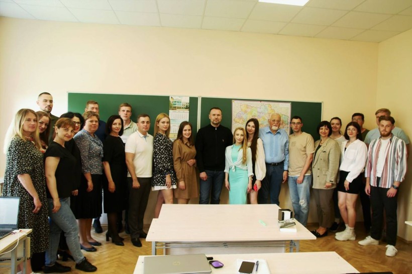 Міністр відвідав Маріупольський державний університет, який переміщено до Києва