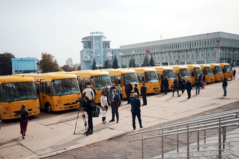 15 шкіл Сумщини отримали нові автобуси