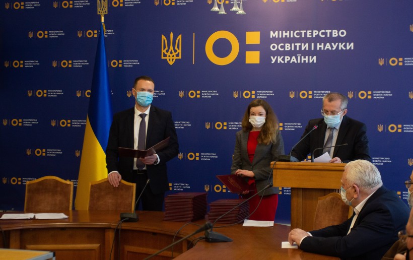 Сергій Шкарлет вручив нагороди лауреатам Премії Кабінету Міністрів України за розроблення і впровадження інноваційних технологій