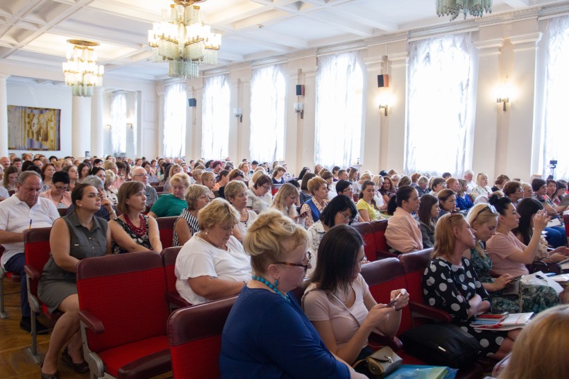 134 школи пропілотували новий Держстандарт початкової освіти НУШ з іноземних мов: діти не втрачають мотивації до навчання, вчителі інакше ставляться до роботи, але потрібен подальший супровід