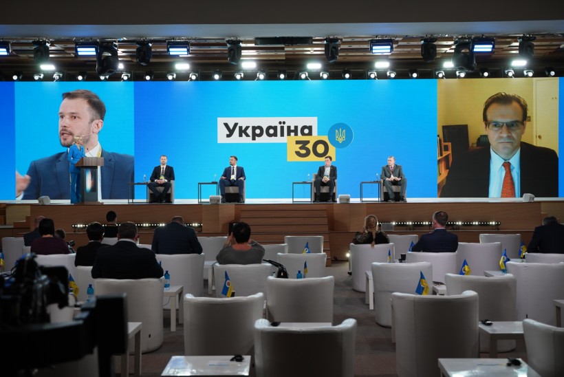 Сергій Шкарлет: Спільно з освітянами, батьками та учнями долаємо виклики, які ставить COVID-19