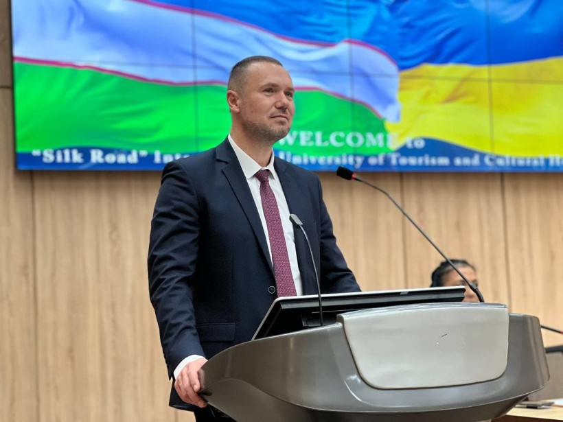 Сергій Шкарлет провів гостьову лекцію для студентів та викладачів Міжнародного університету «Шовковий шлях»