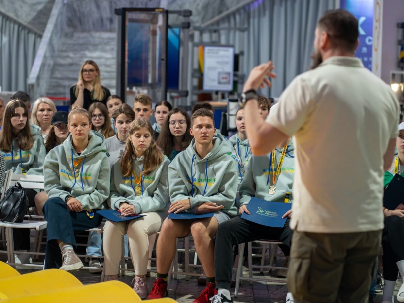 До України повернулися переможці Всесвітньої олімпіади геніїв