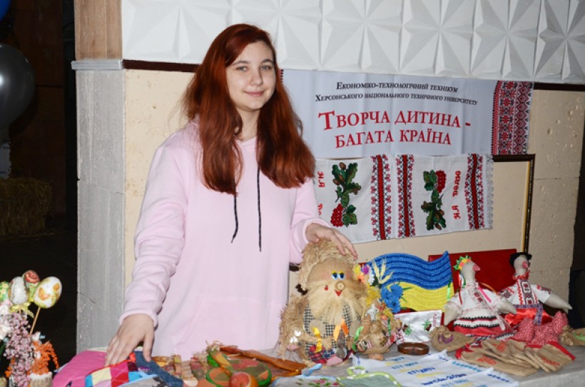Студенти ХНТУ зібрали понад 3,5 тис гривень для допомоги обласній школі-інтернату