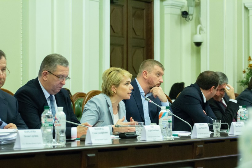 Порівняно з 2017-м цього року інвестиції в шкільну інфраструктуру та цільові субвенції зросли майже в 3 рази, – Лілія Гриневич під час звіту Уряду за 2017 рік