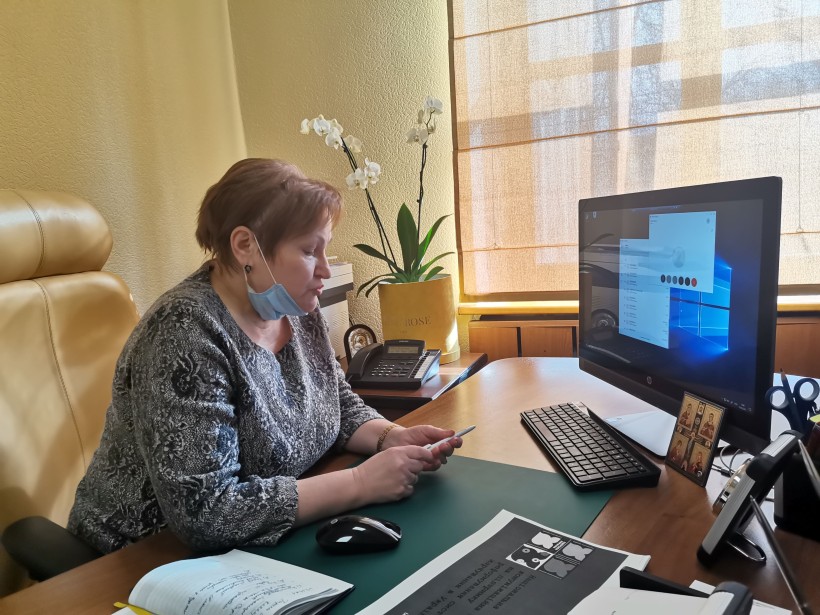 Відбулась пряма телефонна лінія Уряду за участю керівництва МОН