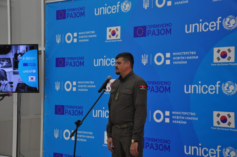 With the support of the EU and the Republic of Korea, UNICEF Granted 10,000 tablets and laptops to Ukrainian schoolchildren