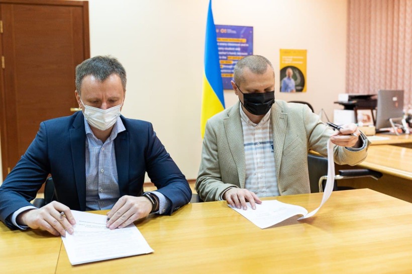 Сільським школам буде передано до 100 одиниць комп’ютерної техніки – МОН і ЕРАМ Україна підписали меморандум про співпрацю