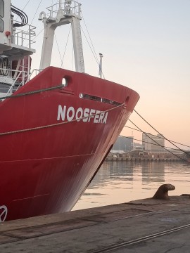 «Ноосфера» прибула в Кейптаун — закінчився її третій антарктичний сезон