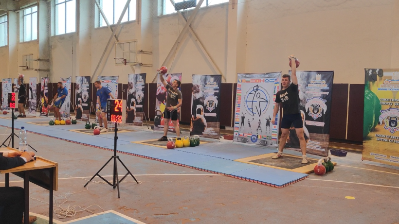 Двоє студентів харківського вишу вибороли “золото” та “срібло” на Чемпіонаті України з гирьового спорту