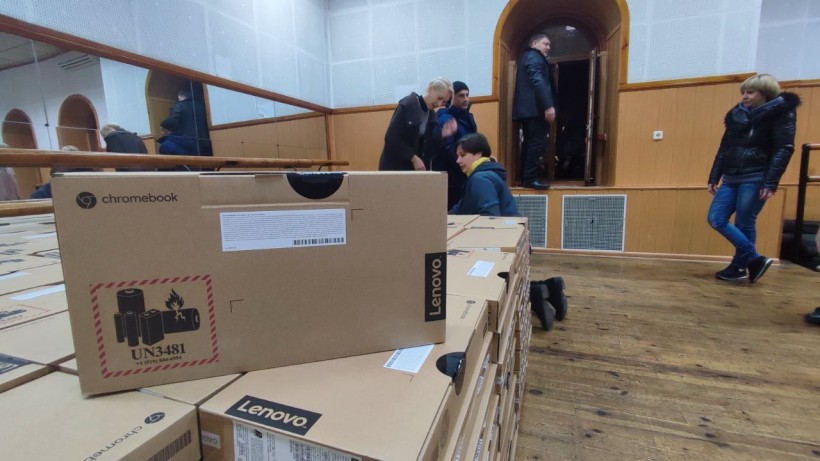 Цифрові девайси для освіти: понад 46 тис. ноутбуків передано в області за підтримки Google та ЮНЕСКО