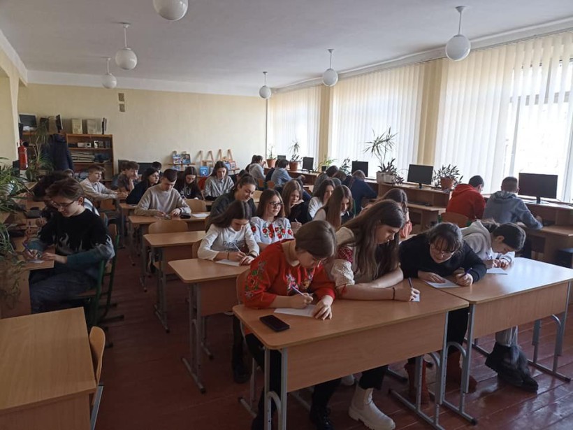 «Джаним, ми вдома»: на Буковині написали диктант єдності на підтримку кримчан