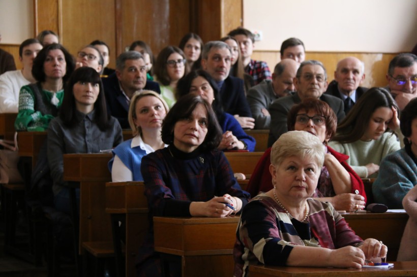 У Львівському національному університеті імені Івана Франка дискутували про сучасні тенденції навчання хімії