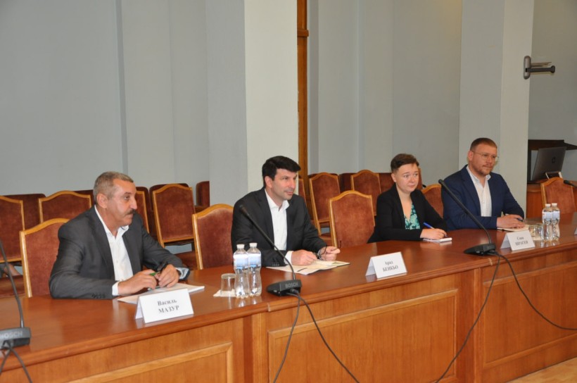 Оксен Лісовий, міністр освіти і науки України, провів робочу зустріч із Арадом Бенкьо, Надзвичайним і Повноважним Послом Австрійської Республіки в Україні