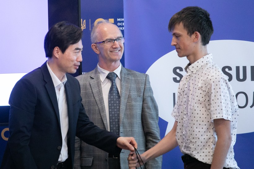 У МОН нагородили переможців IT-конкурсу серед школярів