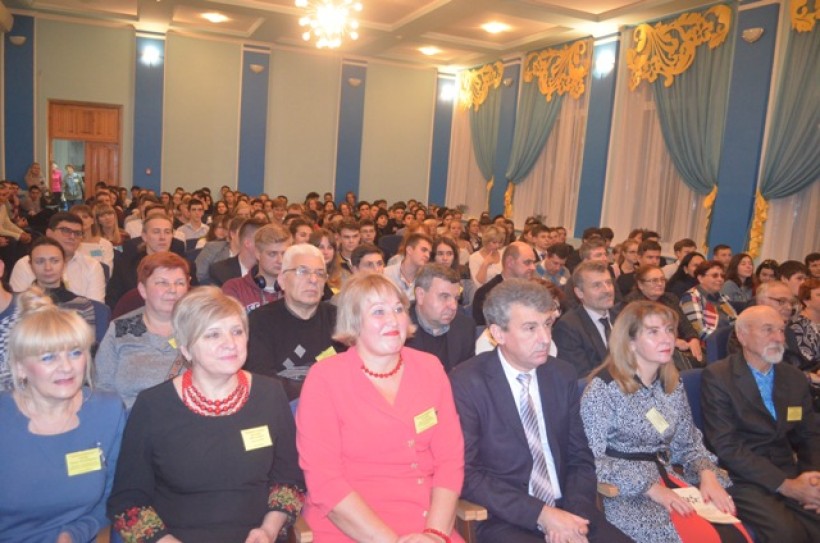 У Рівному стартував Всеукраїнський учнівський турнір юних хіміків