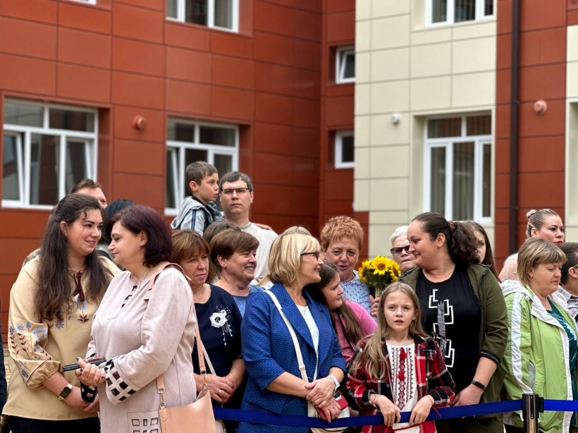 Відбулося відкриття відбудованого ліцею в Ірпені