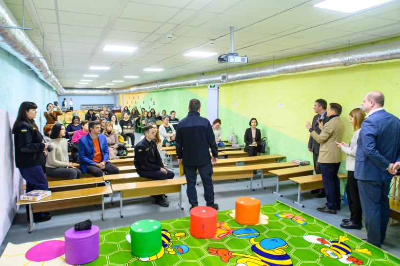 Безпека у школі: освітянам презентували модельне укриття у столичній гімназії