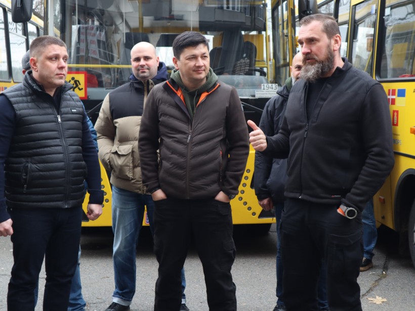 Громади Миколаївщини отримали 12 автобусів для школярів