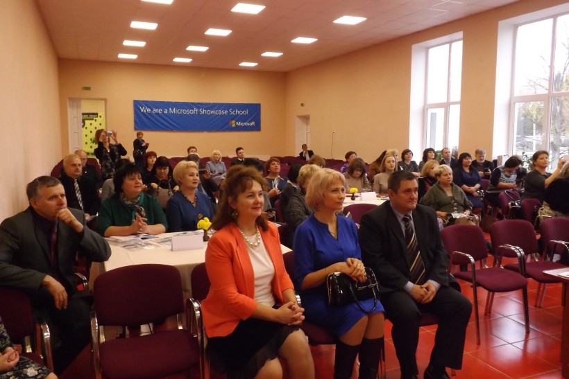 Директорам гімназій, ліцеїв і колегіумів розповіли, як використовувати сучасні технології для управління навчальним закладом