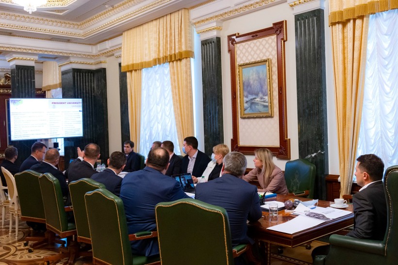 Глава держави обговорив створення в Україні науково-освітньої платформи, де готуватимуть фахівців у галузі новітніх технологій