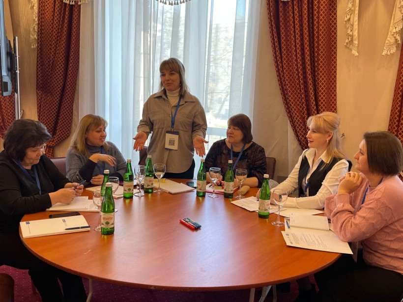 Освітяни спільно працюють над модельними навчальними програмами для реалізації профільної середньої освіти професійного спрямування
