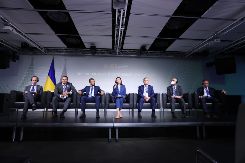 Під час Серпневого форуму обговорили безбар’єрність освіти, умови для освітніх реформ та підготовку конкурентоспроможної у майбутньому людини